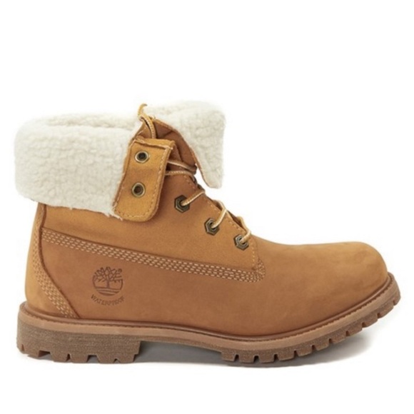 Timberland Shoes - GUC Timberland high ankle tan faux fleece lined roll top 7 grommet boot